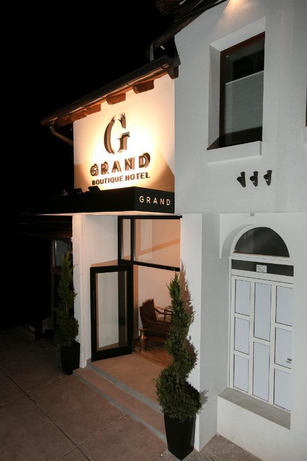 Grand Boutique Hotel Pristina Exterior photo