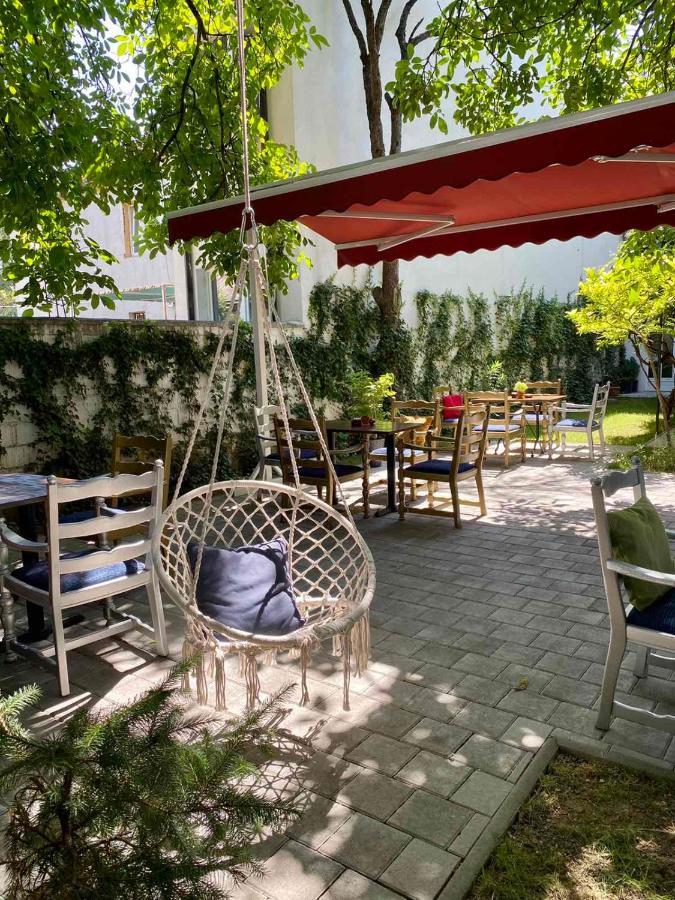 Grand Boutique Hotel Pristina Exterior photo